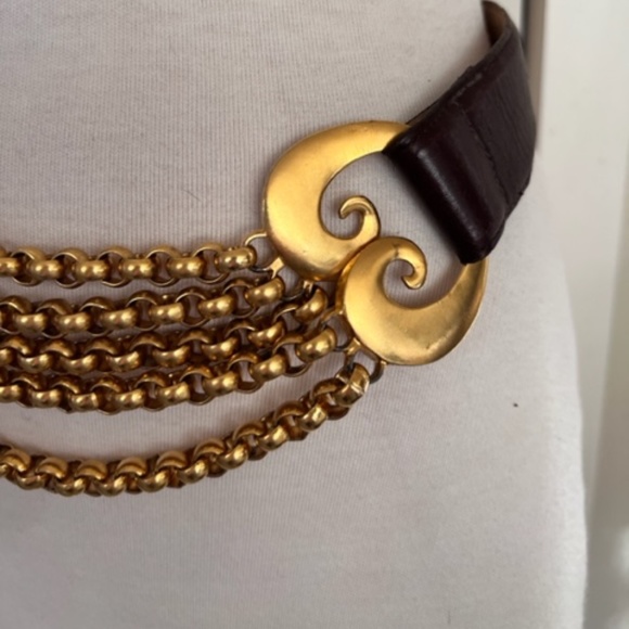 BELT LEATHER - ITALY - BROWN WITH GOLD CHAIN AT FRONT. SMALL PRE LOVED - Picture 6 of 9